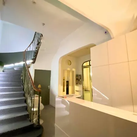 Authentic By Balladins, Le Carre D'aix 2*