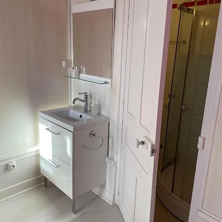 酒店 Authentic By Balladins, Le Carre D'aix 艾克斯莱班