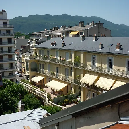 Authentic By Balladins, Le Carre D'aix מלון אקס-לה-באינס