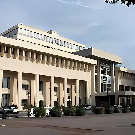 Authentic By Balladins, Le Carre D'aix