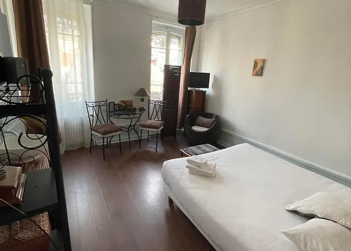 Authentic By Balladins, Le Carré D'aix