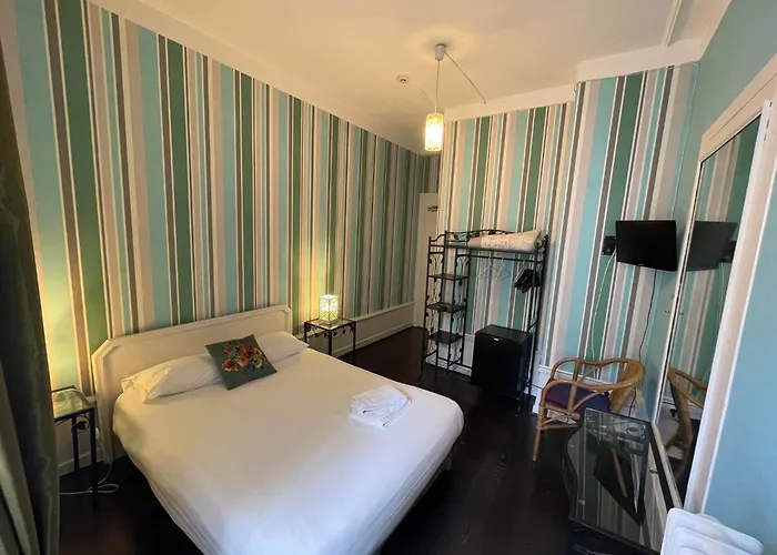 Authentic By Balladins, Le Carre D'aix 2* Aix-les-Bains