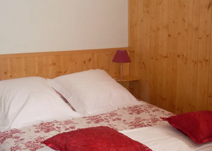 Hotel Authentic By Balladins, Le Carré D'aix