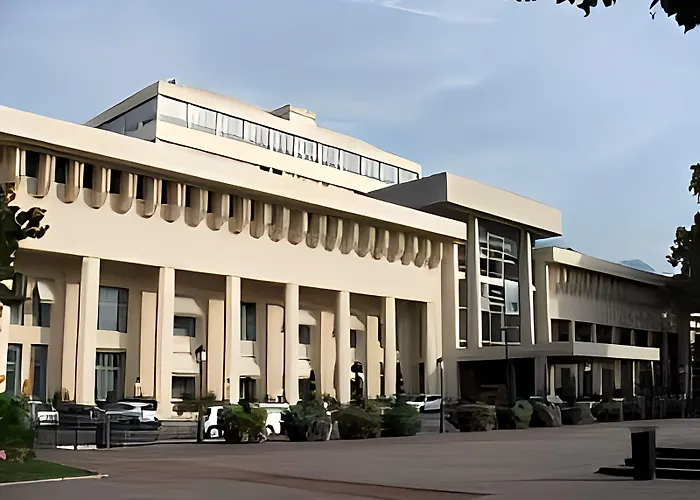 Authentic By Balladins, Le Carré D'aix