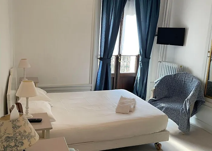 Authentic By Balladins, Le Carré D'aix Hotel