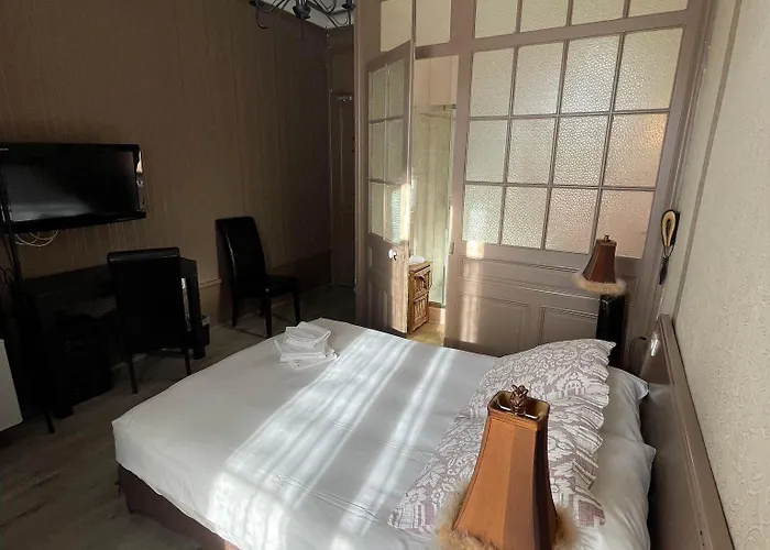 Authentic By Balladins, Le Carre D'aix 2* Aix-les-Bains