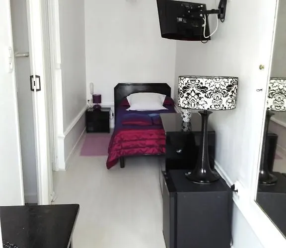 Hotel Authentic By Balladins, Le Carré D'aix